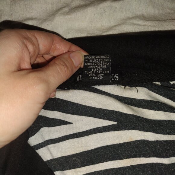 Miss Chievous Hoodless black button down jacket with removable belt - Picture 4 of 4